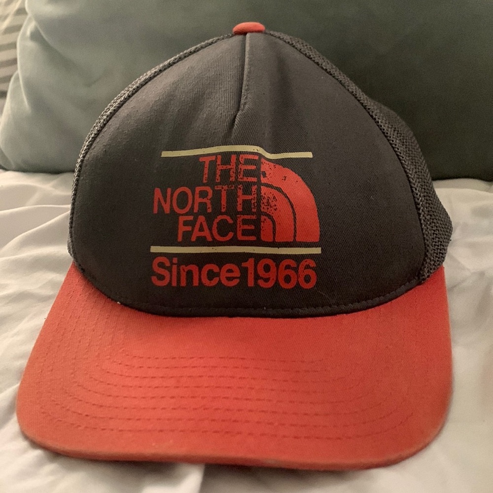 The north face flexfit 110 hat.       Nwt
